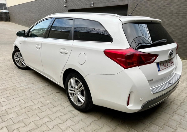 Toyota Auris cena 52900 przebieg: 144779, rok produkcji 2015 z Góra małe 529